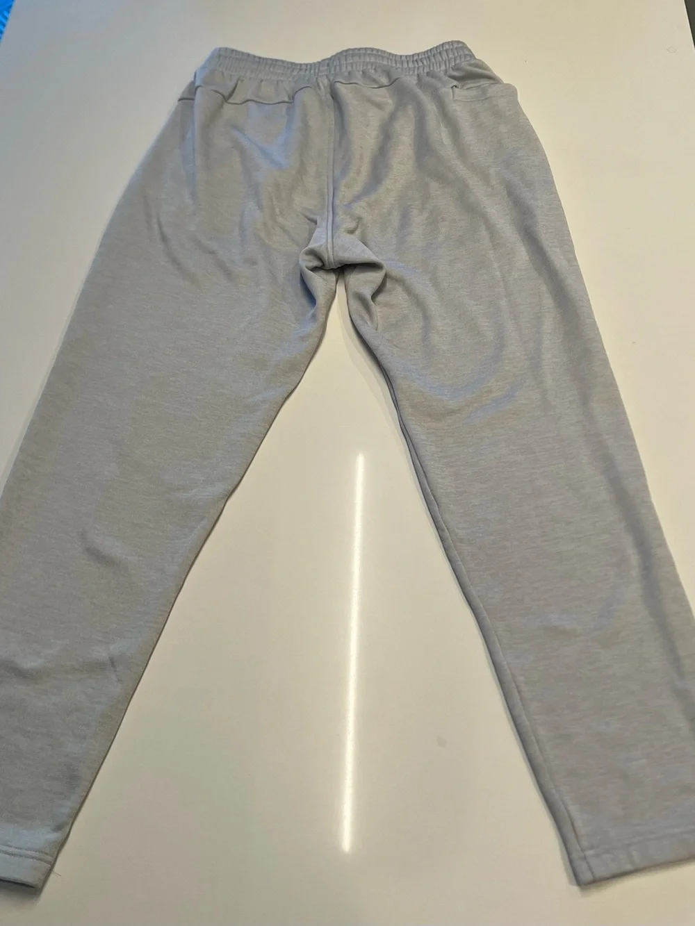 Men’s Gray Medium Under Armour Mens Armourfleece Twist Tapered Leg Pant